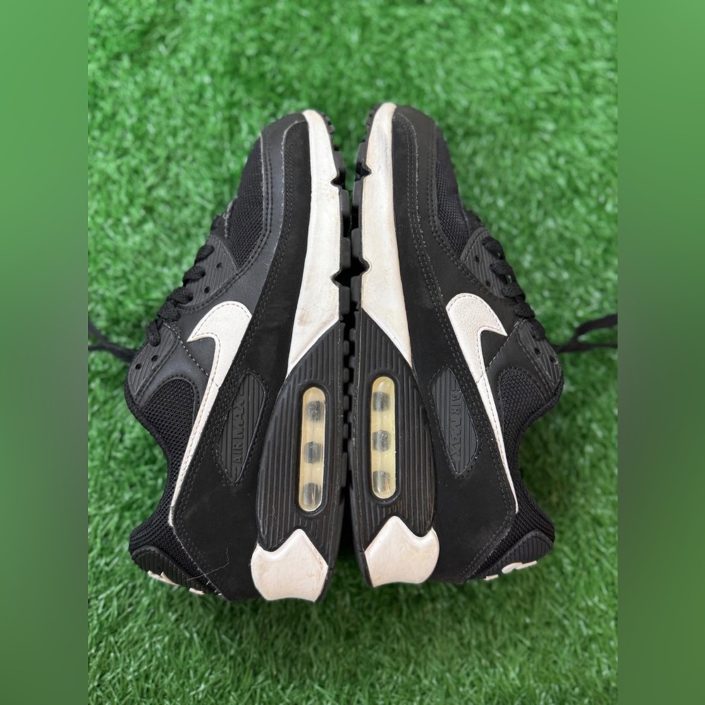 Nike Air Max 90
Black White (Women's)‎ Size 8.5